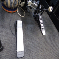 <p>Excellent electronic drum kit with mesh heads, manual, kick pedal, and more.</p><p>Good condition.</p>