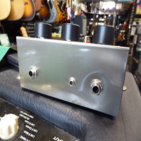 <p>Classic Big Muff from the Frantone era (2000/2001), featuring the EC3003-A circuit.</p><p>Condition: A few small scrapes but functions very well.</p>