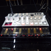 <p>Superb three-oscillator bass synth in a tiny package!</p><p>With its three tunable analogue oscillators and specially designed filter, the Volca Bass can generate a massive variety of bass, and even lead sounds. </p><p>Sequence the three oscillators individually or in unison, sync up to multiple Volcas or other gear in your studio, or make bass lines on the bus with battery operation and a built-in speaker!</p><p>Generating the thick and modulated sounds that you expect from an analogue synthesizer, the three oscillators can be used in a variety of ways from one-part unison to three-part chords, giving you an incredible diversity of bass sounds.</p><br />