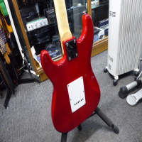 <p>Decent entry-level electric guitar with solid alder body, cherry sunburst finish, and great playability.</p><p>Excellent condition.</p>