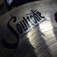 Top quality 18" crash in excellent condition.