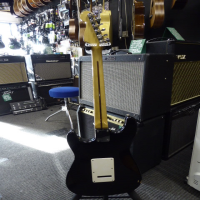 <p>Great stratocaster copy made in Korea, 1992.</p><p>Condition: A repaired crack in the headstock/neck (as seen in pics), and a large chip in the finish, otherwise good for its age.</p>