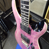 <p>High quality guitar that punches above its weight considering the price point.</p><p>Excellent condition with original bag.</p>